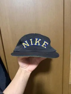 NIKE 刺繍ロゴ 黒キャップ