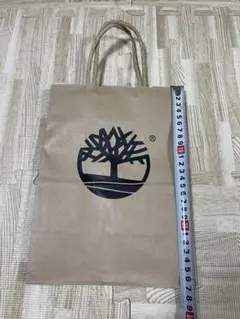 Item thumbnail for item 25faa5f2-e6a0-4dc8-9575-d1e555a8414b