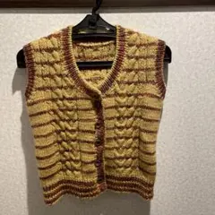 毛100%ベスト(秋、冬用) 編み物教師製作