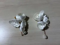 ホワイト花モチーフイヤリング