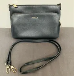 【メルカリ便】FURLA フルラ ショルダーバッグ　ゴールドジップ