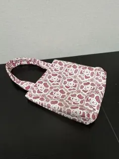 花柄トートバッグ 赤と白　丸味のあるカワイイデザイン　内ポケット付き