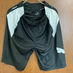 Puma ブラック ハーフパンツ