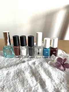 Nail Holic ネイルカラー ３本、paネイルカラー２本とトップコート２本
