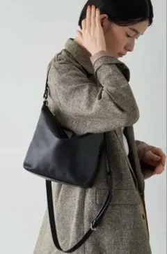 【最終】russet ソフトレザーシンプルショルダーバッグ ブラック