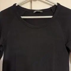 新品　ザラ　ZARA トップス　カットソー　Tシャツ　黒