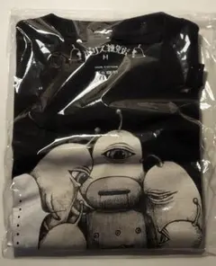 ヒグチユウコ火の鳥マンガローグ　ロビタだいすきひとつめちゃんTシャツＭサイズ 黒のサムネイル
