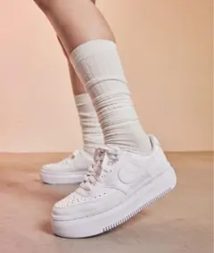 NIKE コート ビジョン アルタ ウィメンズシューズ 新品未使用