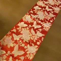 和風テーブルランナー　107赤地の蝶と花の刺繍