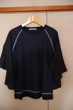 LADY LUCK LUCA ネイビー　Tシャツ　フレアのサムネイル