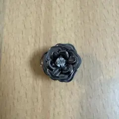 スーツ　ピンバッチ