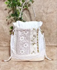 りん様専用♡ インド刺繍生地の巾着ポシェット3800 - メルカリ