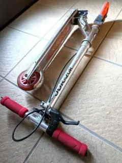 JD RAZOR キックボード. 赤、折りたたみ式