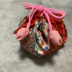 赤と多色の花柄 巾着袋　着物リメイク　ハンドメイド