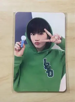 TREASURE ペンライト ミニペンライト キーホルダー トレカ1枚 Amazon.co.jp: TREASURE - LIGHT STICK KEYRING トレジャー