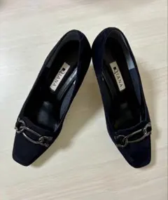 美品【DAIANA】スエードパンプス／濃紺