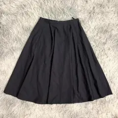 『23区』ロングフレアスカート　Aライン　タック　裏地付き　バックファスナー　Sのサムネイル