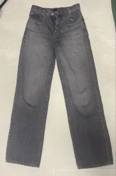 ユニクロ　ストレートジーンズ　22（56センチ）