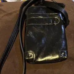 黒い合成皮革ショルダーバッグ