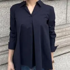 訳あり JENNE ジェンヌ フレアブラウス シャツ ネイビー L パールボタンのサムネイル