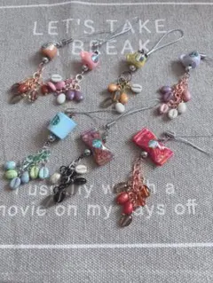 ブラウンコーヒー豆カラフルストラップ