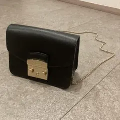 【美品】FURLA メトロポリス ショルダーバッグ ブラックのサムネイル