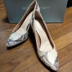ロックポート　新品　パイソン柄　リアルレザー　本革　22センチ　走れるパンプス
