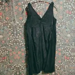 zuccaのワンピース ノースリーブ 膝丈