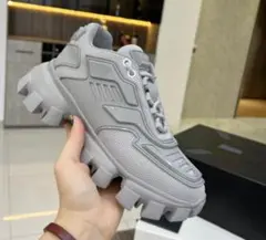 PRADA スニーカー グレー