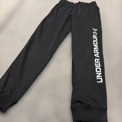 UNDER ARMOUR トレーニングパンツ 黒