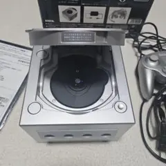 Nintendo GameCube シルバー 本体 コントローラー付きジャンク品