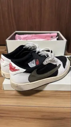 Nike Dunk Low ホワイト/ブラック/オリーブ