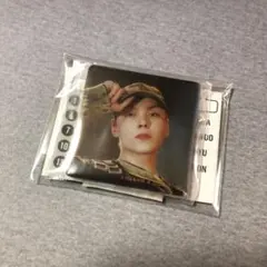 SEVENTEEN セブチ アクリルバッジ VERNON バーノン