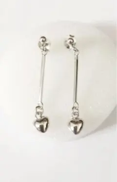 ハート型♡揺れるピアス