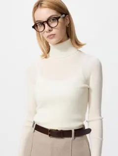 UNIQLO メリノリブタートルネックセーター