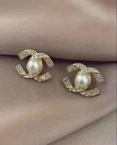 【訳あり】　ココマーク風　ピアス　CCロゴ