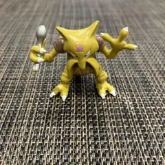 ポケモン　フィギュア　モンコレ　ユンゲラー　pokemon