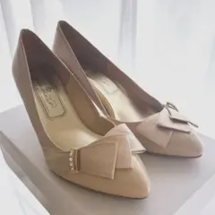 Sophia collection ビジューリボン パンプス ベージュのサムネイル