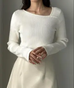 定価6,710円 louere アシメネックリブニット　ホワイト