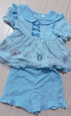 アナと雪の女王　エルサ　パジャマ