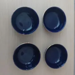 花模様の紺色湯飲み4個セット