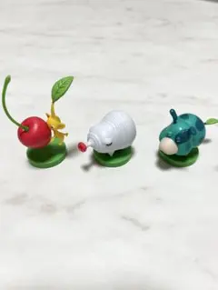 ピクミン チョコエッグ　3個セット　黄ピクミン・ブタドックリ・モス