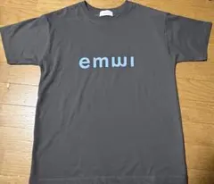 マ*ン様 emmi ロゴプリント 半袖カットソー チャコールグレーのサムネイル