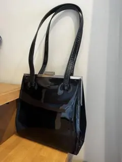 GEORGES RECH ハンドバッグ エナメル ブラック がまぐち　がま口