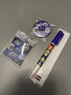 ディズニー ザ マーケット　キーホルダー　缶バッジ　限定　非売品　ノベルティ