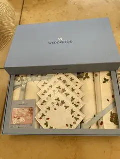 新品未開封　ウェッジウッド　ワイルドストロベリー　コースターティーマットセット