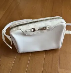 ホワイト ショルダーバッグのサムネイル