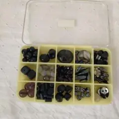 ハンドメイド用ビーズセット黒系 収納ケース付き③E69