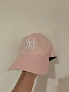 New Era × MoMA NYロゴ キャップ