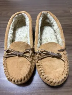 UGG モカシン スリッポン リボン ベージュ - メルカリ